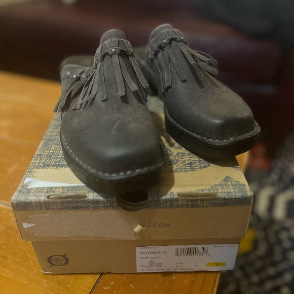 Born Women’s Dark Grey Gray Harmony Heeled Clog Slip on 7M - Picture 3 of 5